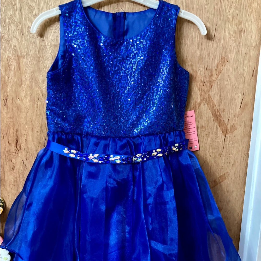 NWT-Sparkling-blue Cinderella Couture sequined design top with gemstone belt.